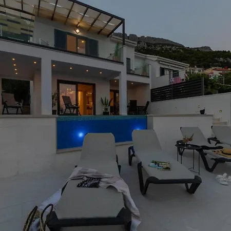 Smilje Villa Pisak